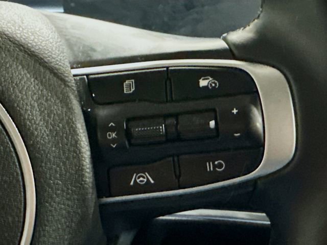 Used 2023 Kia Sportage EX image 17