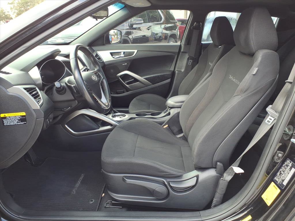 Used 2017 Hyundai Veloster Value Edition image 13