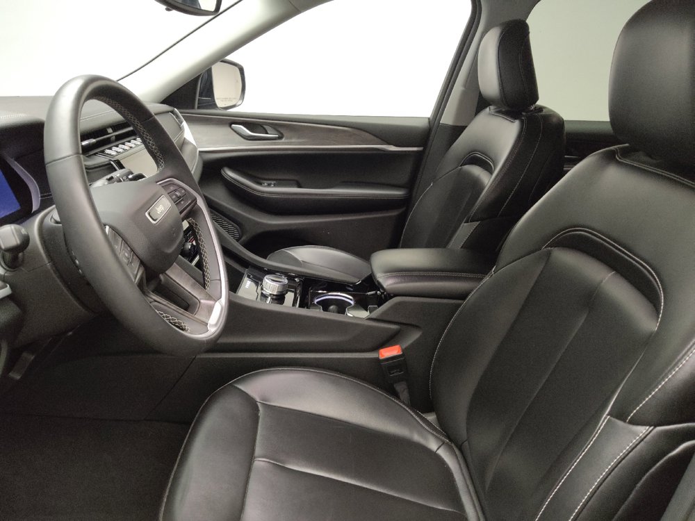 Used 2023 Jeep Grand Cherokee L Limited AWD/4WD image 17