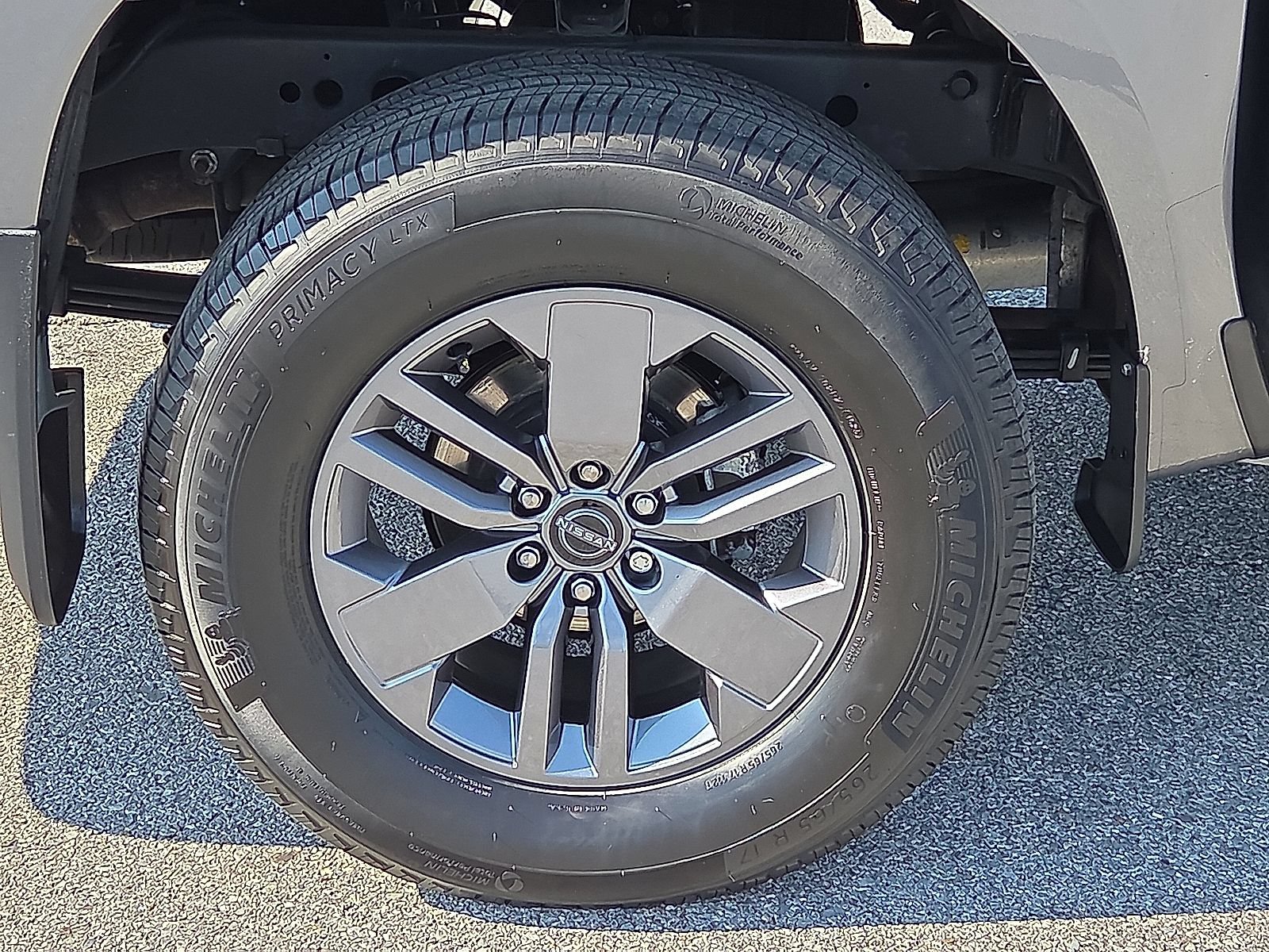 Used 2025 Nissan Frontier SV AWD/4WD image 7