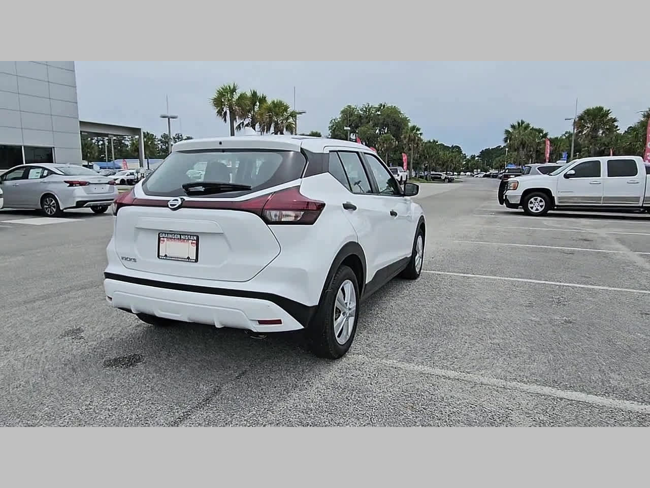 Used 2021 Nissan Kicks S FWD image 31