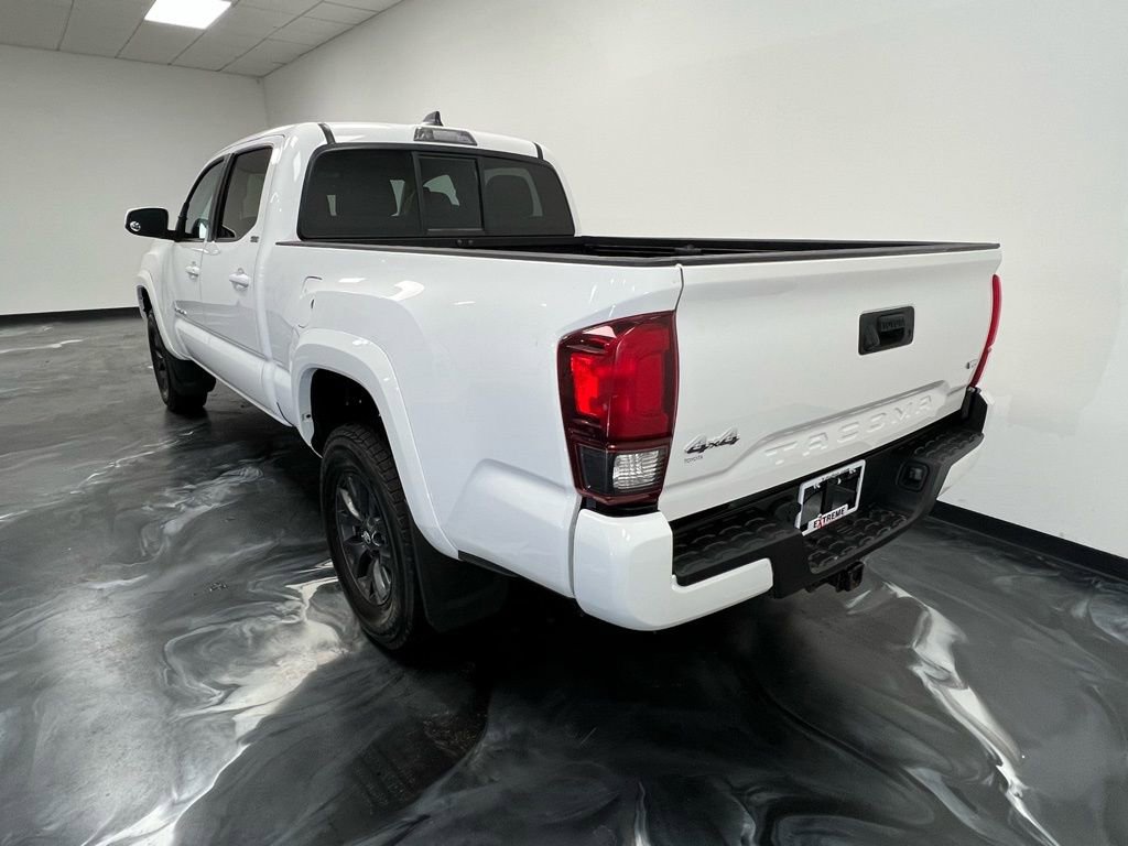 Used 2021 Toyota Tacoma SR5 AWD/4WD image 17