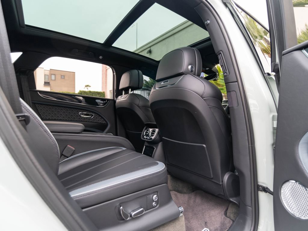 Used 2023 Bentley Bentayga Speed AWD/4WD image 24