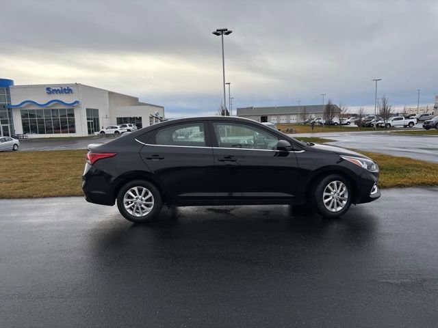 Used 2021 Hyundai Accent SEL image 2