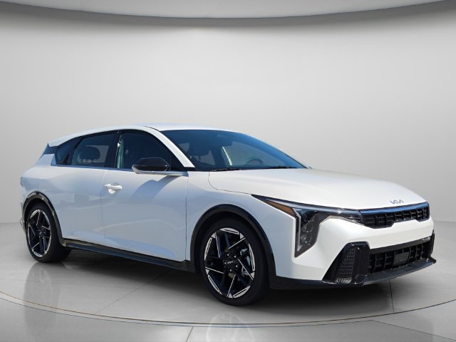 New 2026 Kia K4 GT-Line Turbo FWD image 3