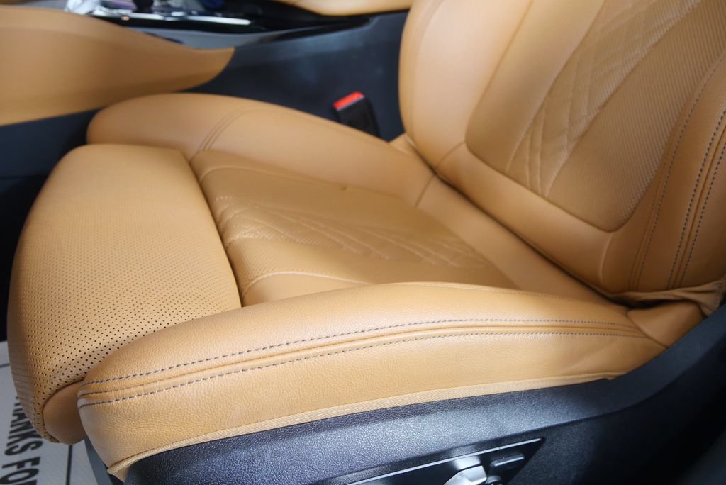 Used 2023 BMW 530i w/ M Sport Package RWD image 9
