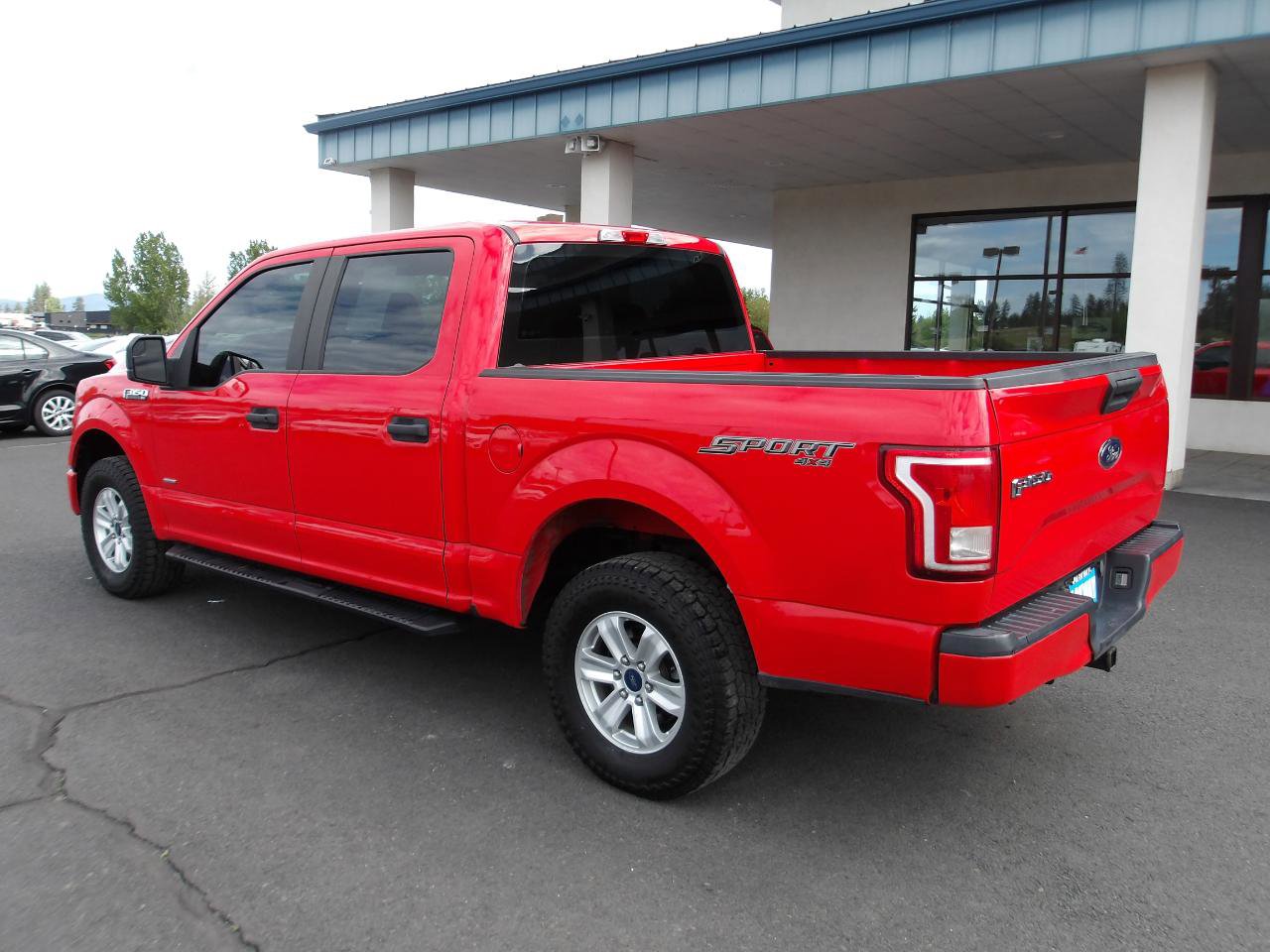 Used 2017 Ford F150 XL w/ Equipment Group 101A Mid AWD/4WD image 3