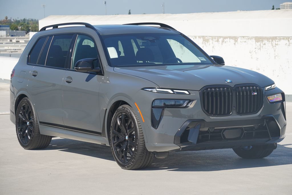 New 2026 BMW X7 M60i image 3