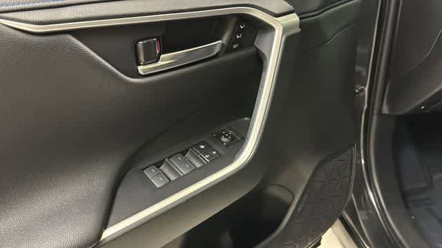 Used 2023 Toyota RAV4 XSE AWD/4WD image 13