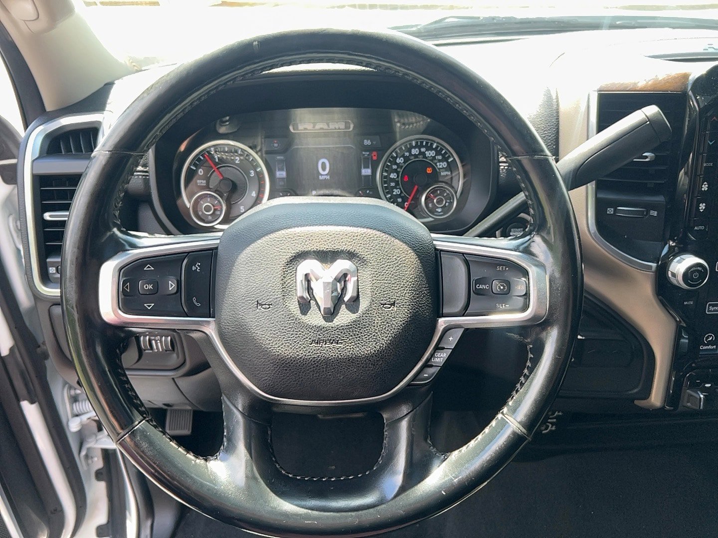 Used 2023 RAM 2500 Laramie AWD/4WD image 17