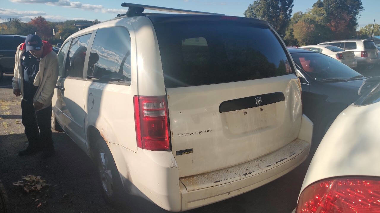 Used 2009 Dodge Grand Caravan SE image 3
