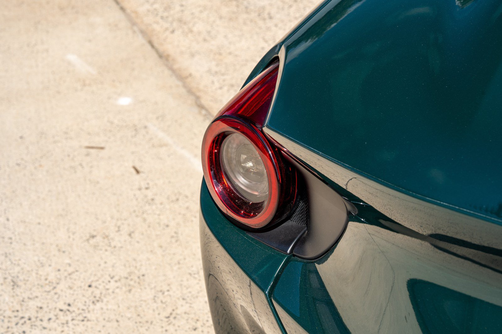 Used 2019 Ferrari Portofino RWD image 18