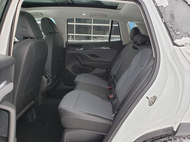 New 2026 Volkswagen Tiguan SE image 8