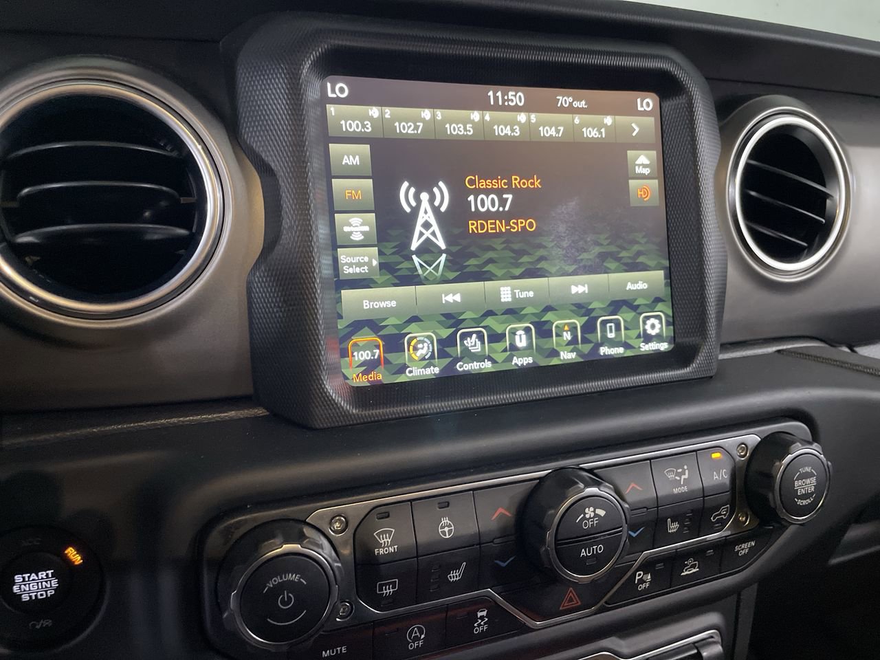 Used 2020 Jeep Gladiator Rubicon AWD/4WD image 14