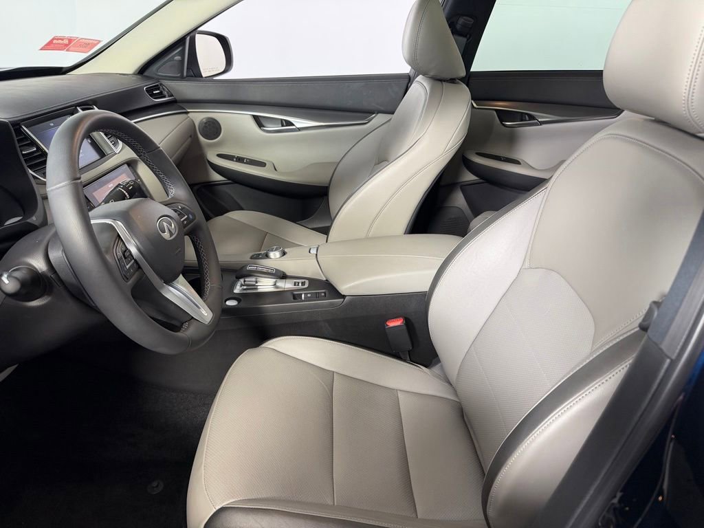 Used 2025 INFINITI QX50 Luxe AWD/4WD image 21