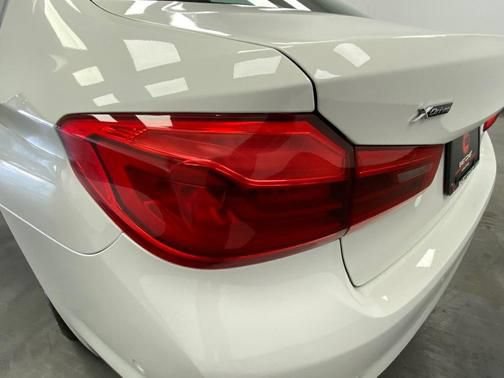 Used 2017 BMW 540i xDrive AWD/4WD image 13