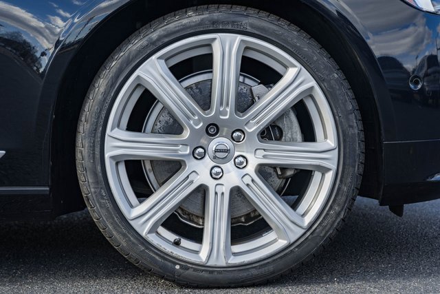 Used 2020 Volvo S90 T6 Inscription image 18