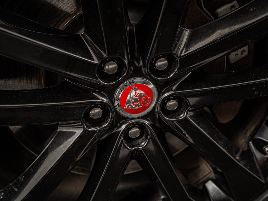 Used 2020 Jaguar F-TYPE Coupe image 8