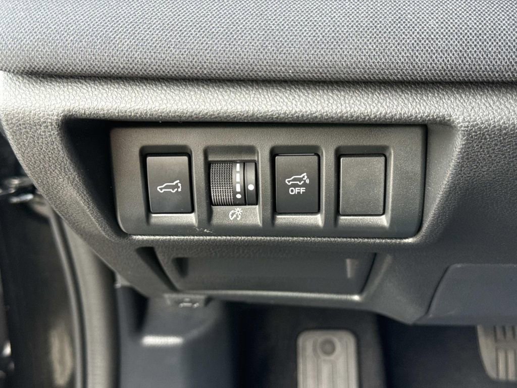 Certified 2025 Subaru Outback Premium AWD/4WD image 40