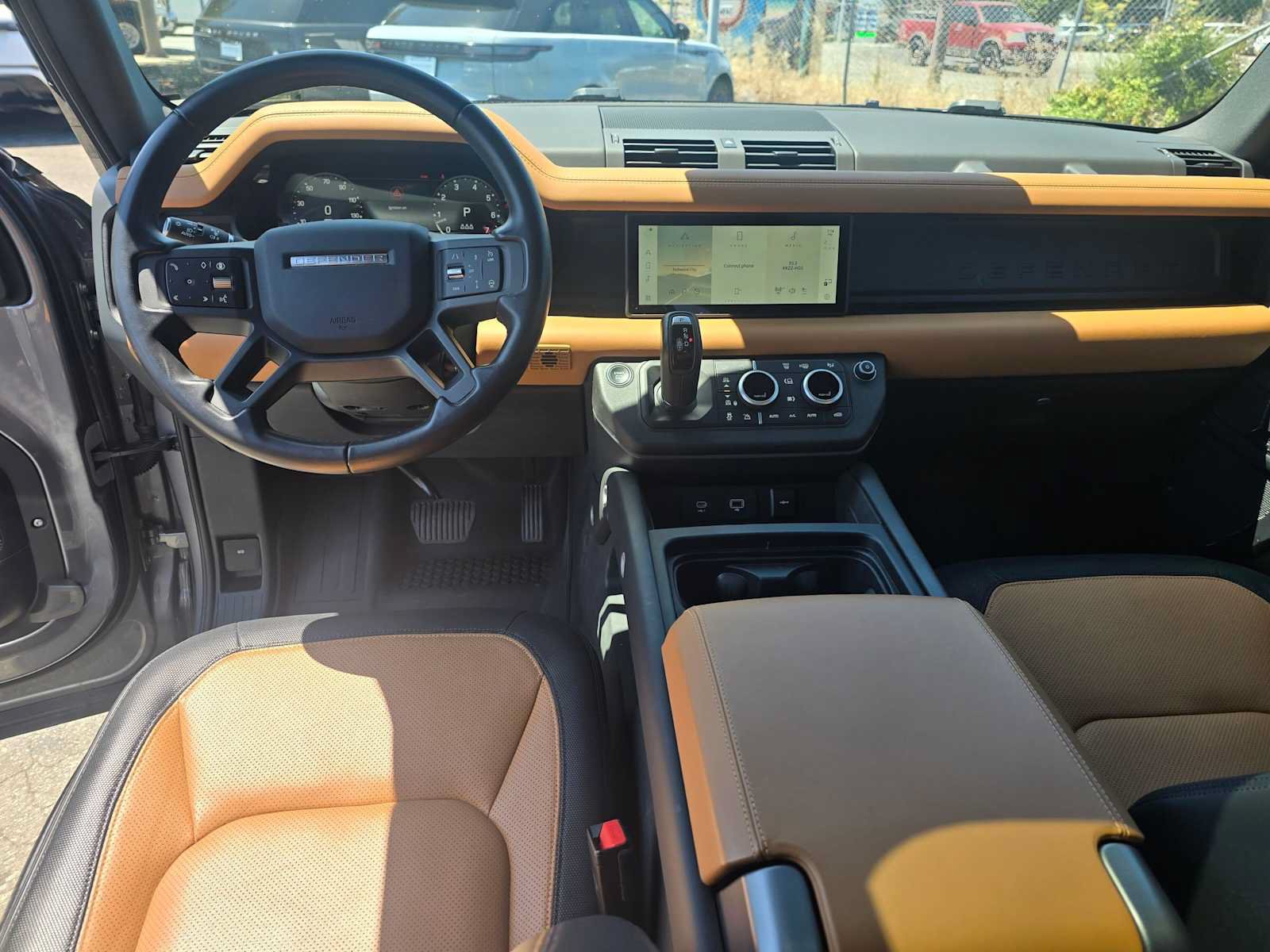 Used 2024 Land Rover Defender 110 X-Dynamic SE AWD/4WD image 18