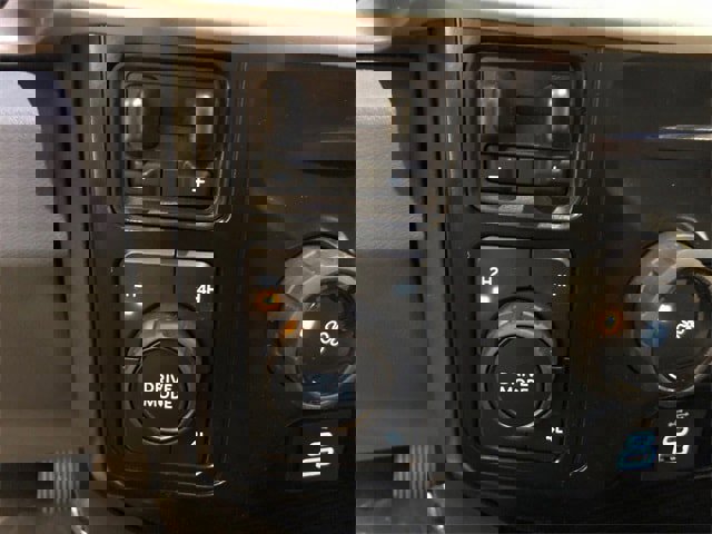 New 2025 Ford F550 4x4 Crew Cab image 18