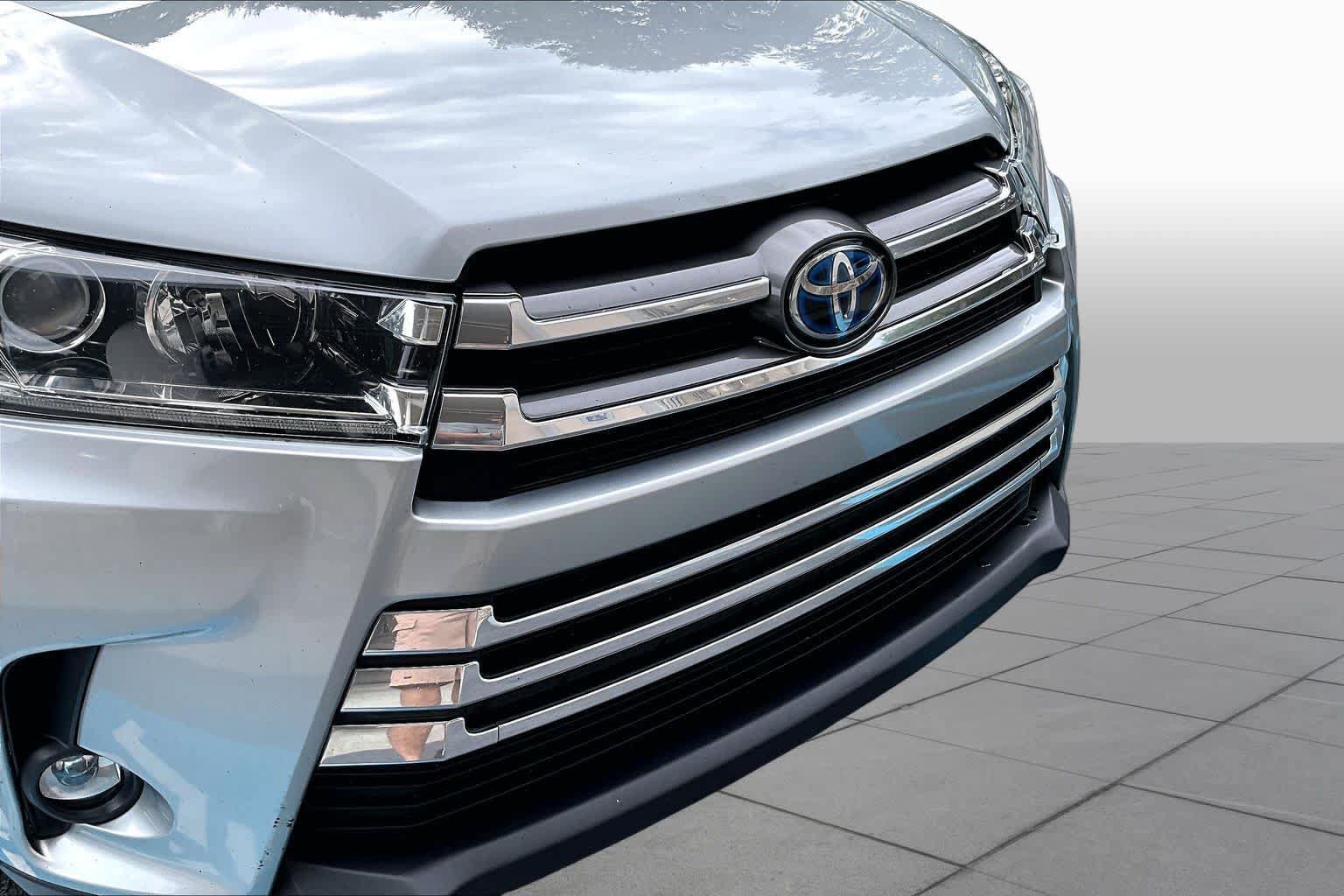 Used 2019 Toyota Highlander Limited AWD/4WD image 30