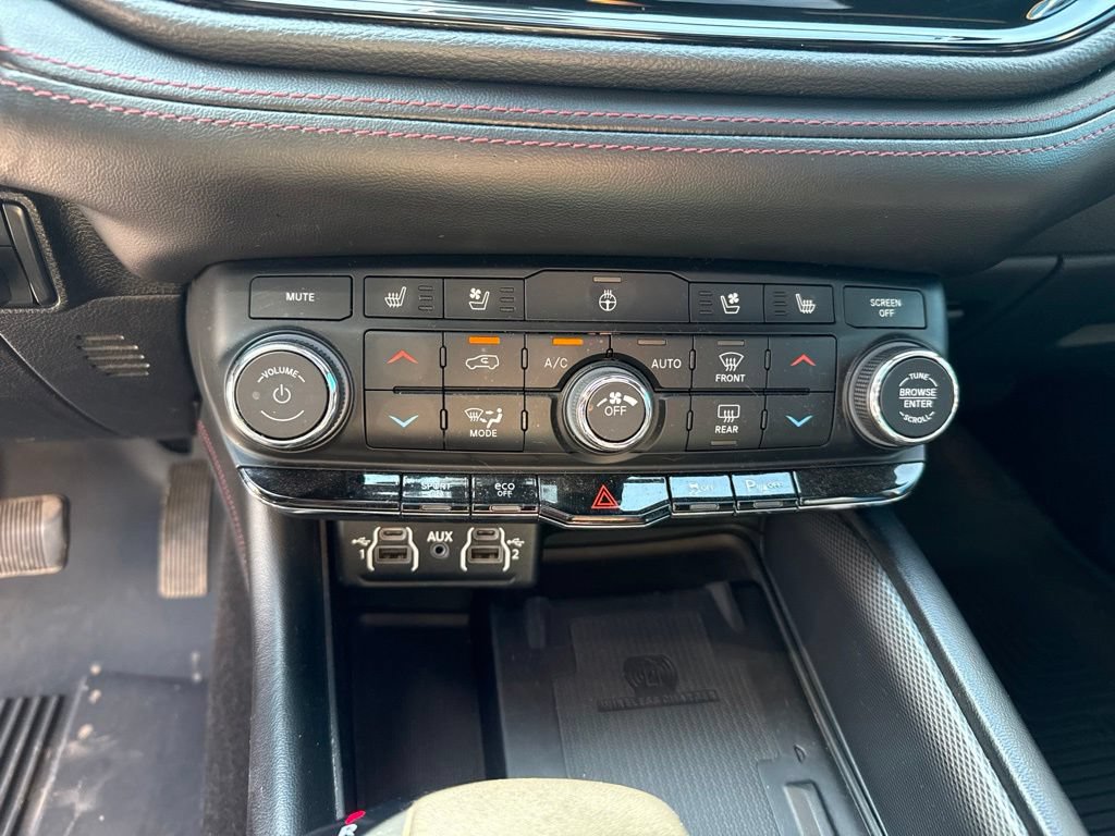 Used 2022 Dodge Durango R/T w/ Blacktop Package AWD/4WD image 28