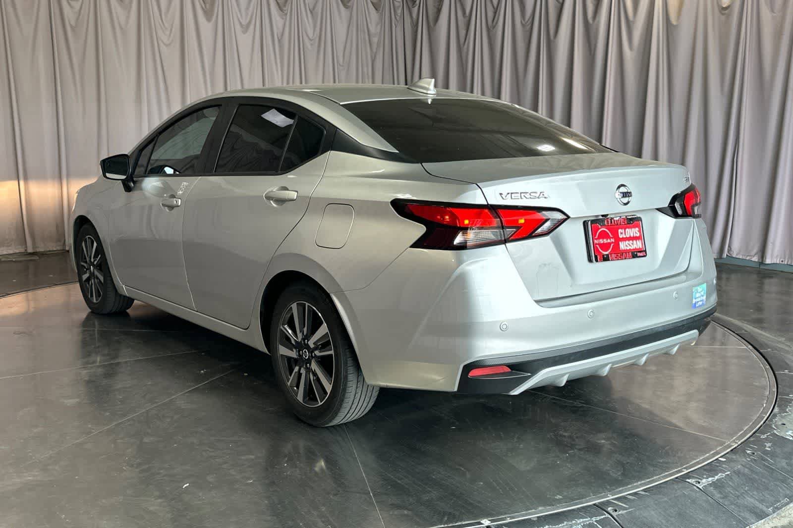 Used 2021 Nissan Versa SV image 7