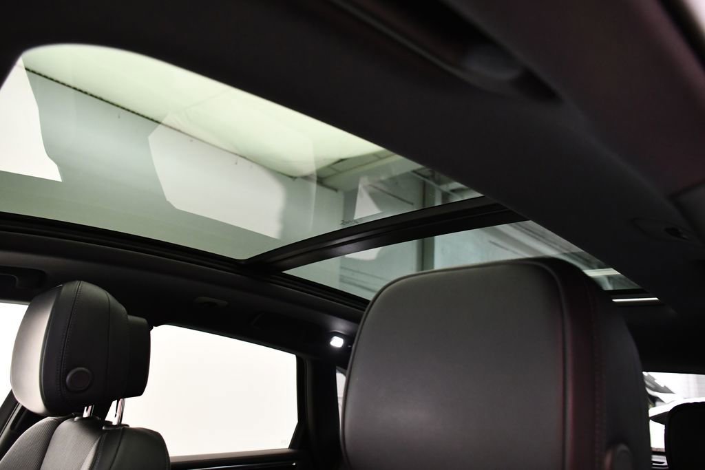 Used 2024 Porsche Macan S image 21