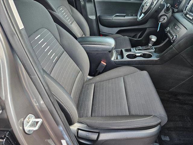 Used 2018 Kia Sportage LX image 17