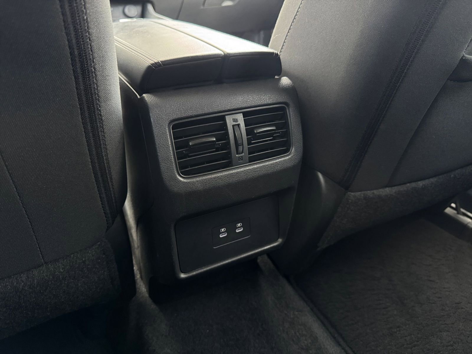 Used 2025 Nissan Rogue SV FWD image 24