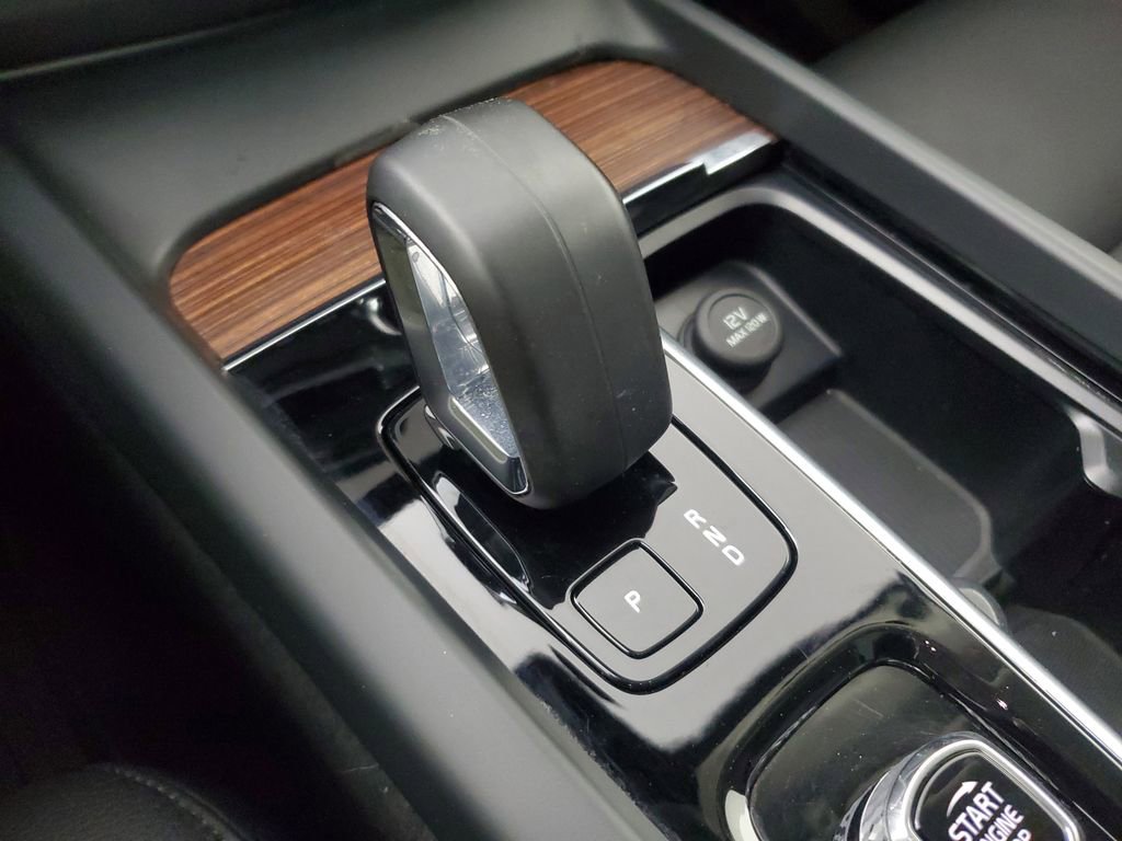 Certified 2024 Volvo XC60 B5 Plus w/ Protection Package Premier AWD/4WD image 32