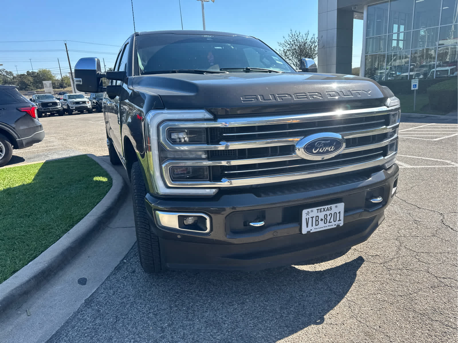 Used 2024 Ford F350 Limited w/ FX4 Off-Road Package AWD/4WD image 4