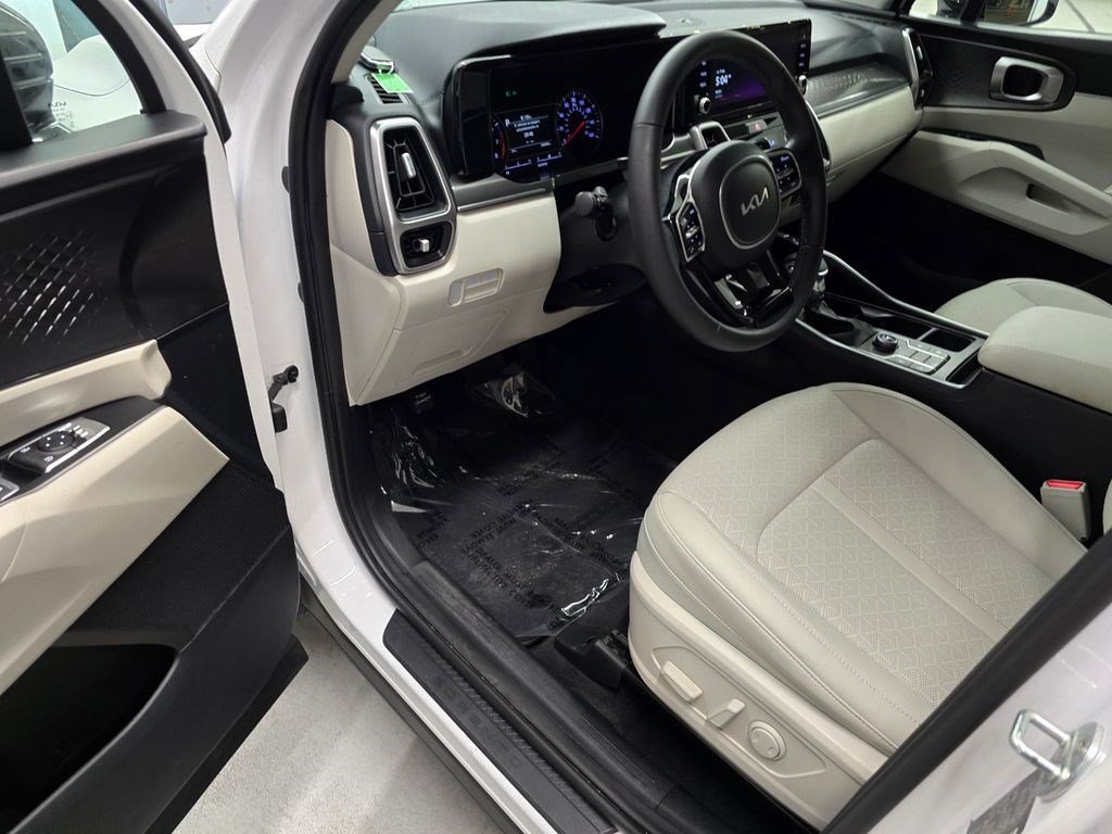 Used 2022 Kia Sorento S w/ Panoramic Sunroof Package FWD image 15