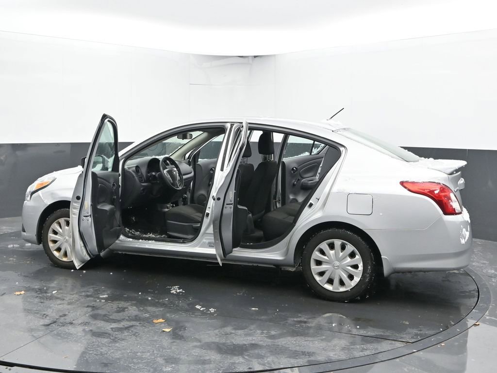Used 2019 Nissan Versa S Plus image 48