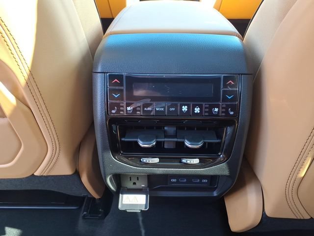 New 2027 Jeep Grand Cherokee Summit AWD/4WD image 28