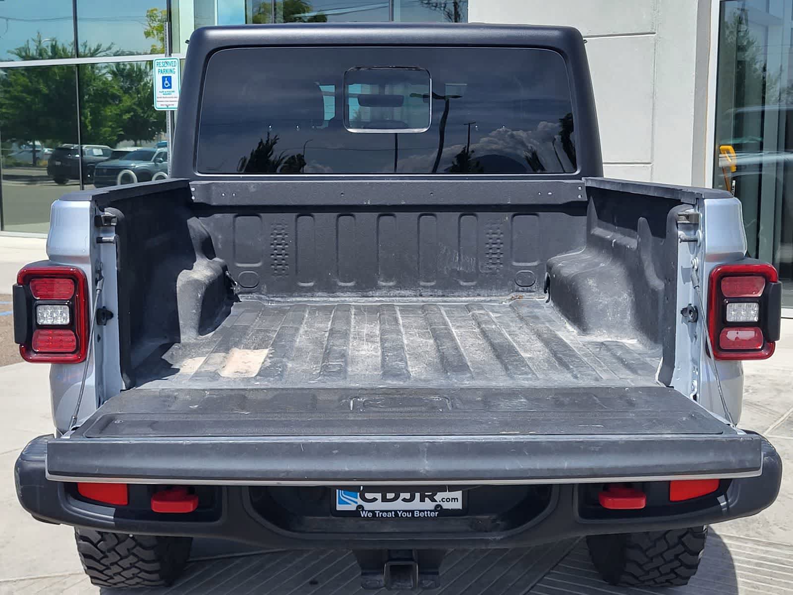 Used 2023 Jeep Gladiator Rubicon w/ LED Lighting Group AWD/4WD image 28