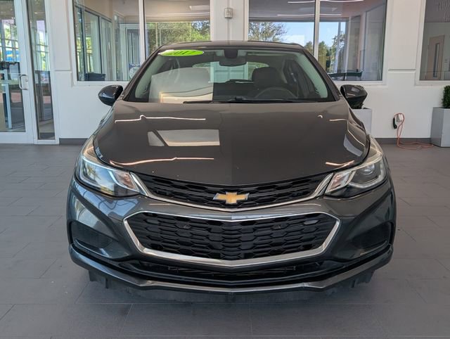 Used 2017 Chevrolet Cruze LT w/ Convenience Package image 2