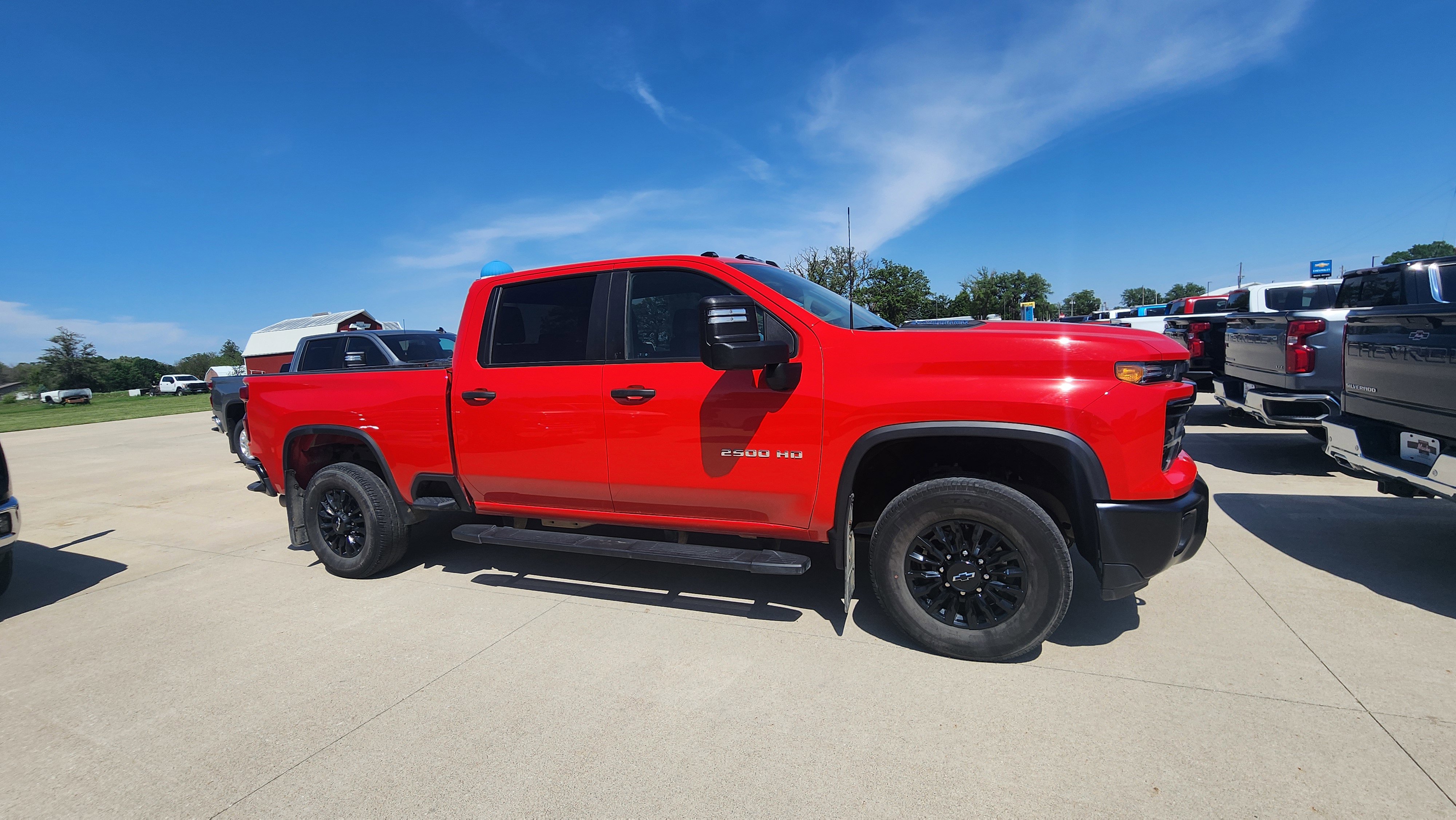 Used 2025 Chevrolet Silverado 2500 W/T AWD/4WD image 4