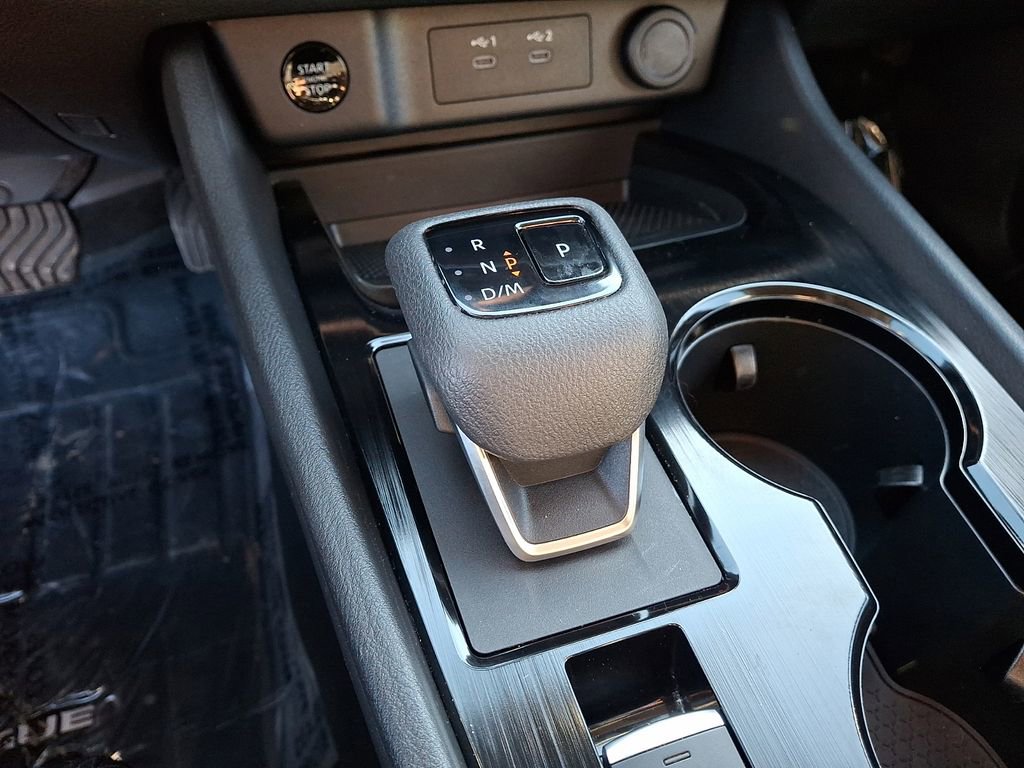 Used 2024 Nissan Rogue SV image 15