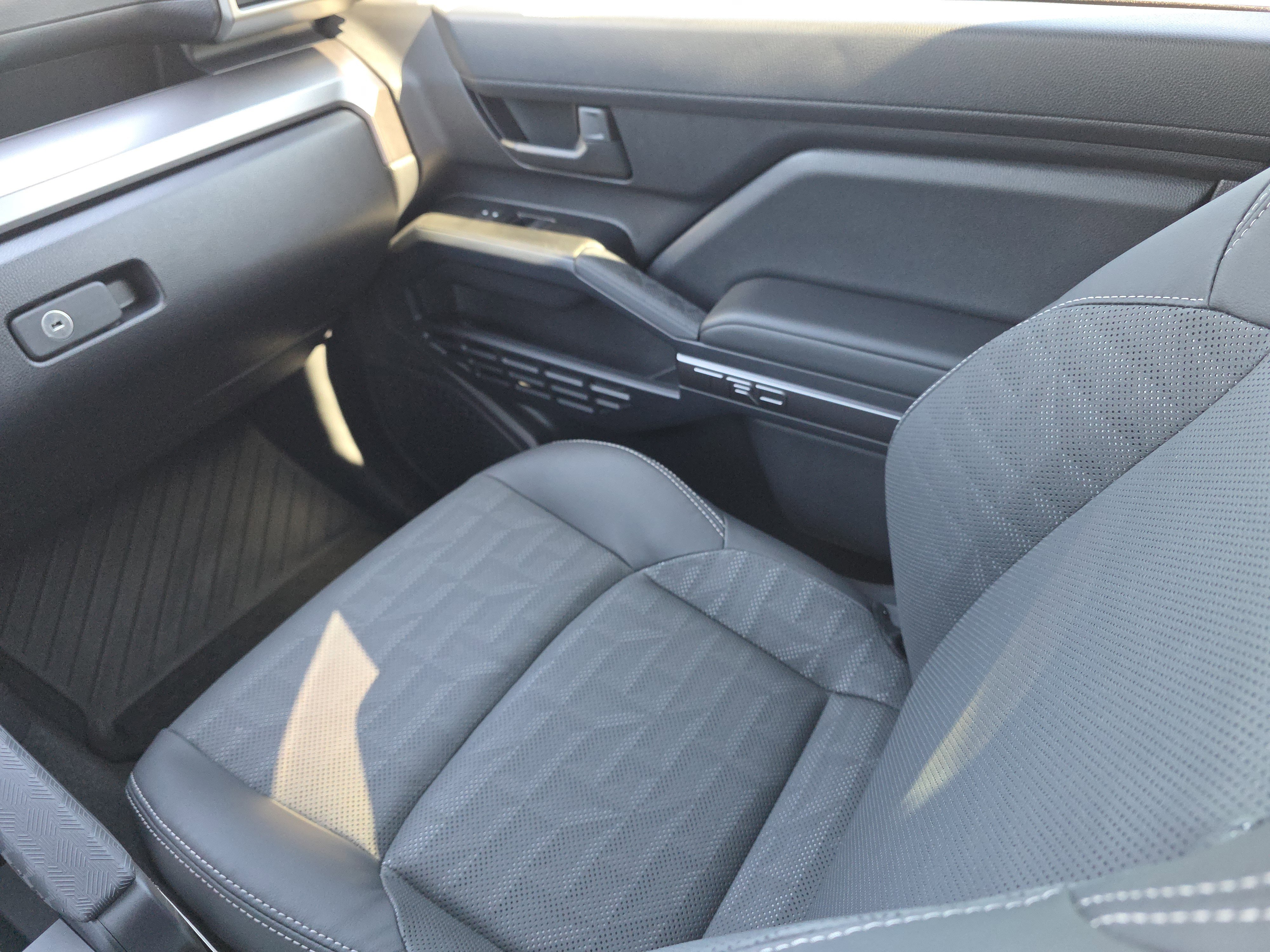 Used 2025 Toyota 4Runner Limited image 21