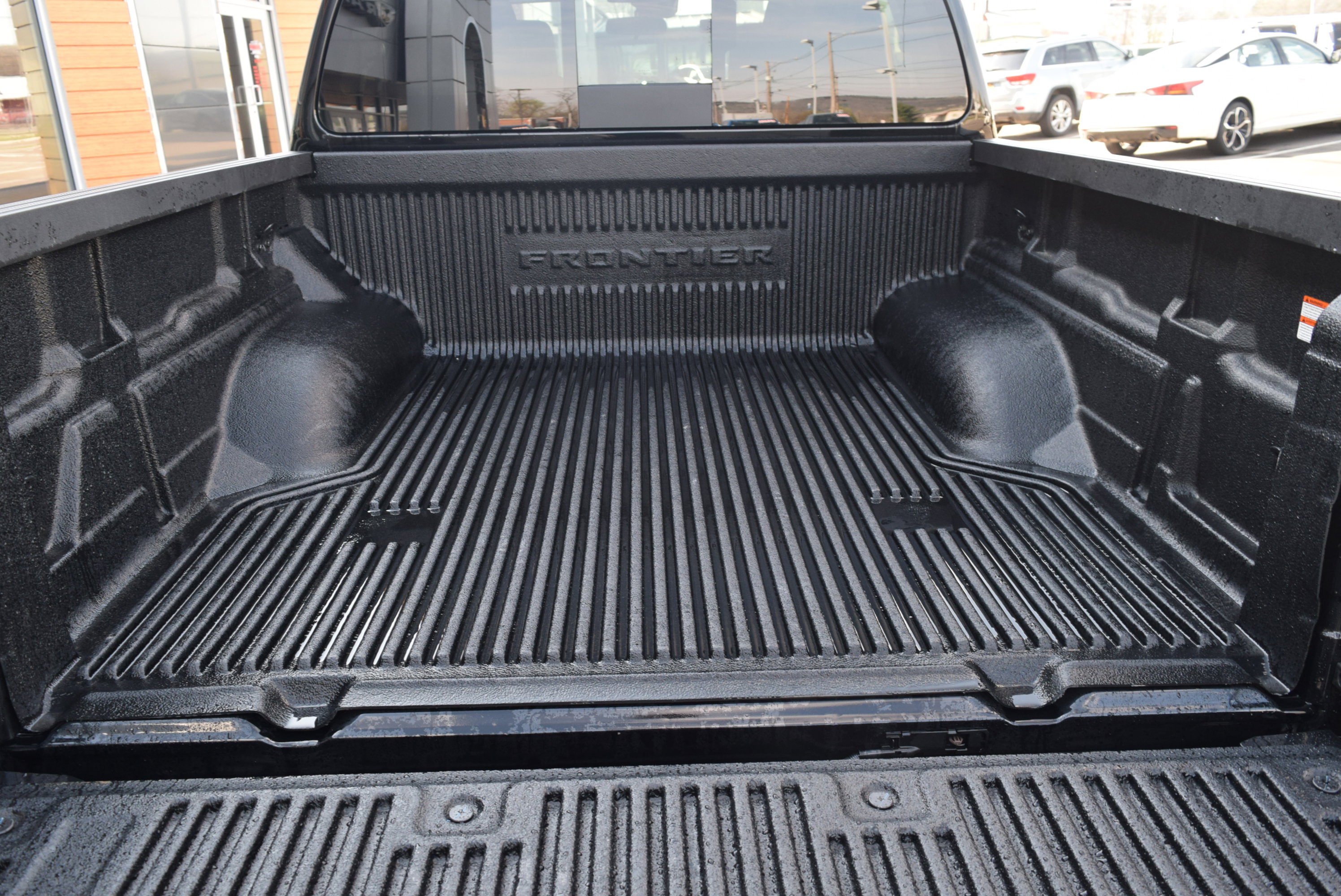 Used 2026 Nissan Frontier SV w/ All-Weather Content Package AWD/4WD image 5