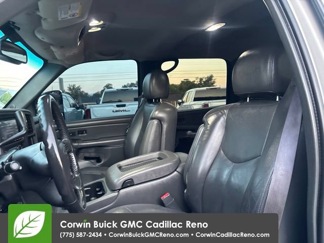 Used 2005 Chevrolet Silverado 2500 LT w/ Heavy-Duty Power Package AWD/4WD image 11