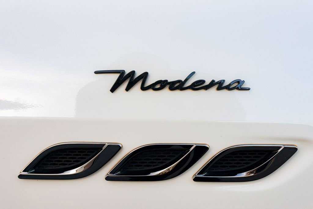 Used 2022 Maserati Quattroporte Modena image 40