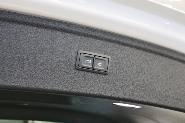 Used 2025 Audi Q5 2.0T Premium image 14