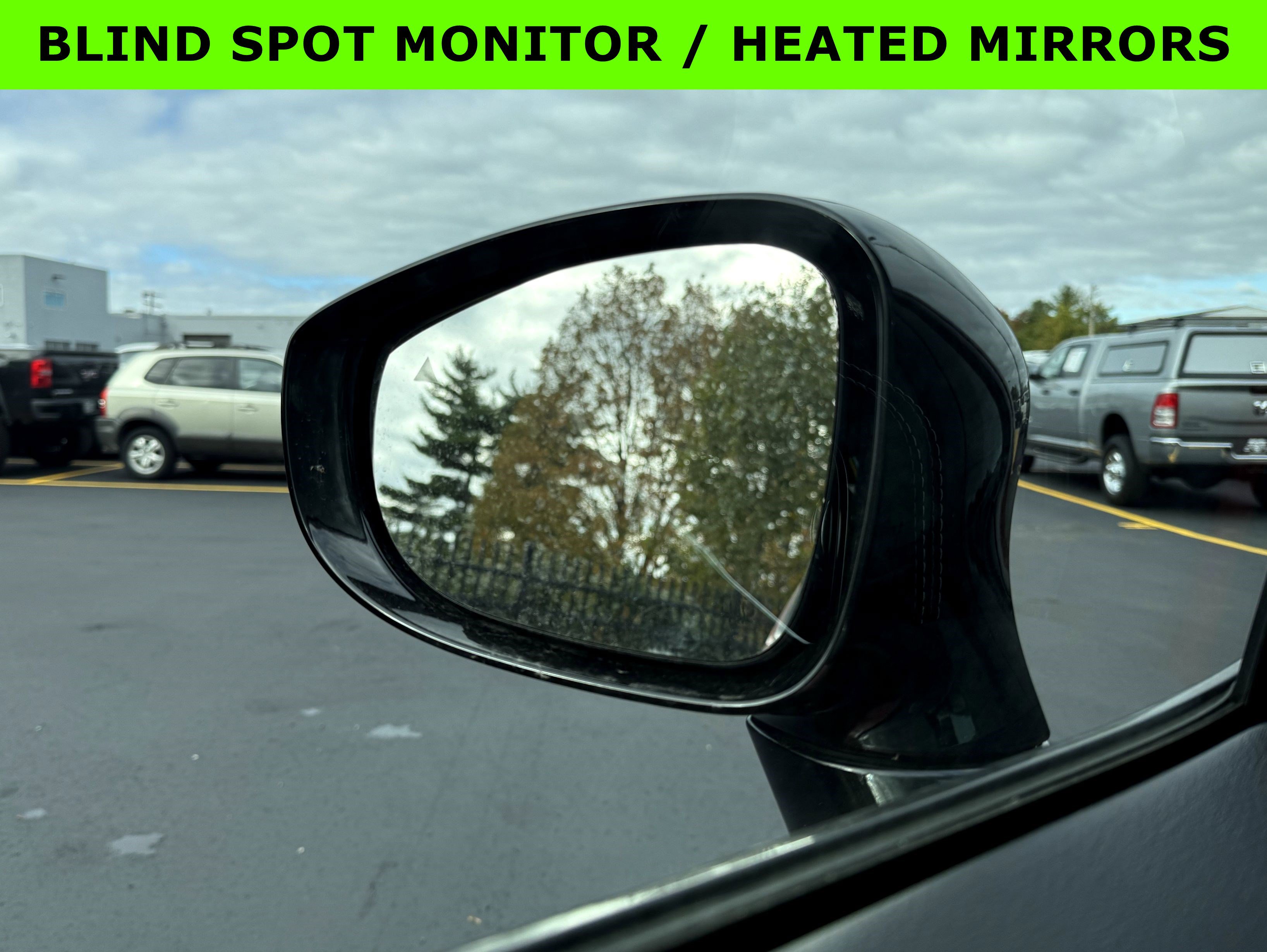 New 2026 Chrysler Pacifica Limited w/ Uconnect Theater Family Group image 18