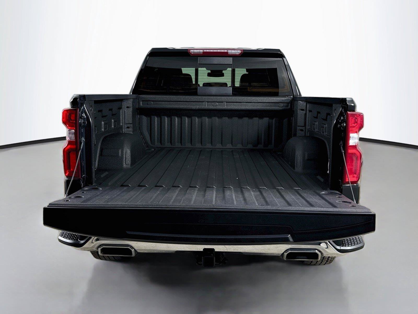 Used 2022 Chevrolet Silverado 1500 LTZ w/ LTZ Premium Package AWD/4WD image 28