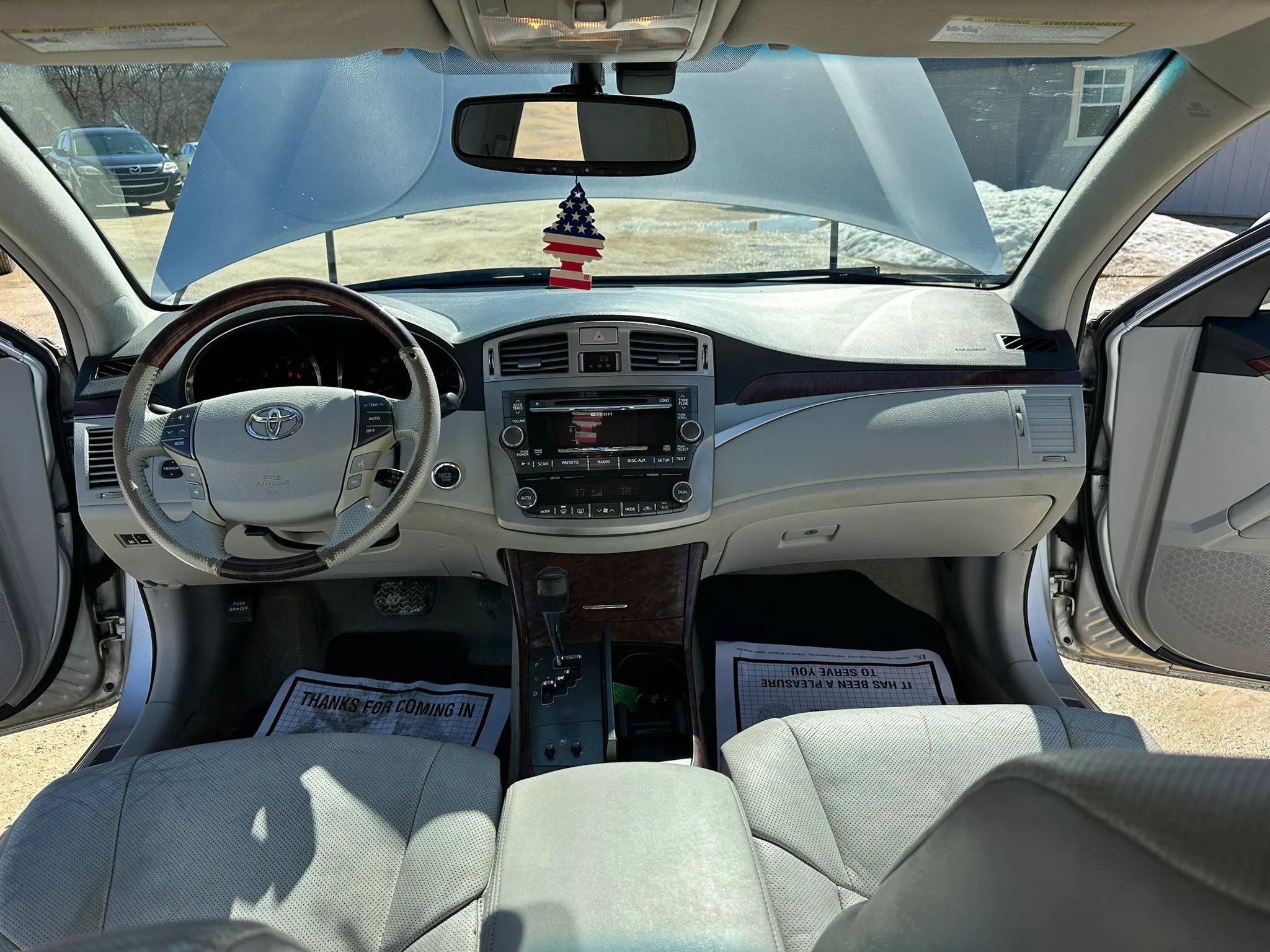 Used 2011 Toyota Avalon Limited FWD image 16