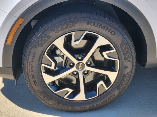 Certified 2025 Kia Sportage EX AWD/4WD image 12