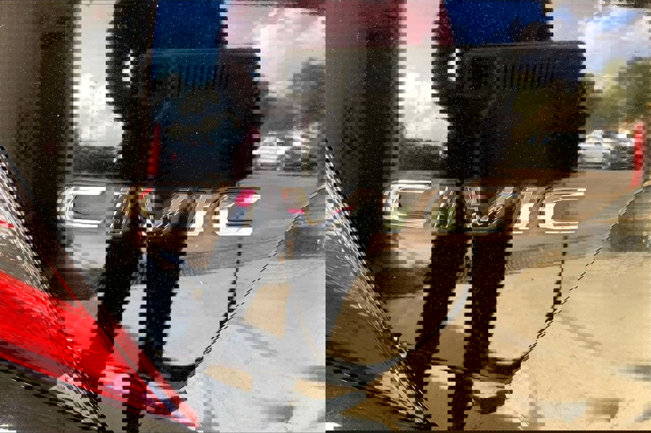 Used 2018 Honda Civic EX-T image 9